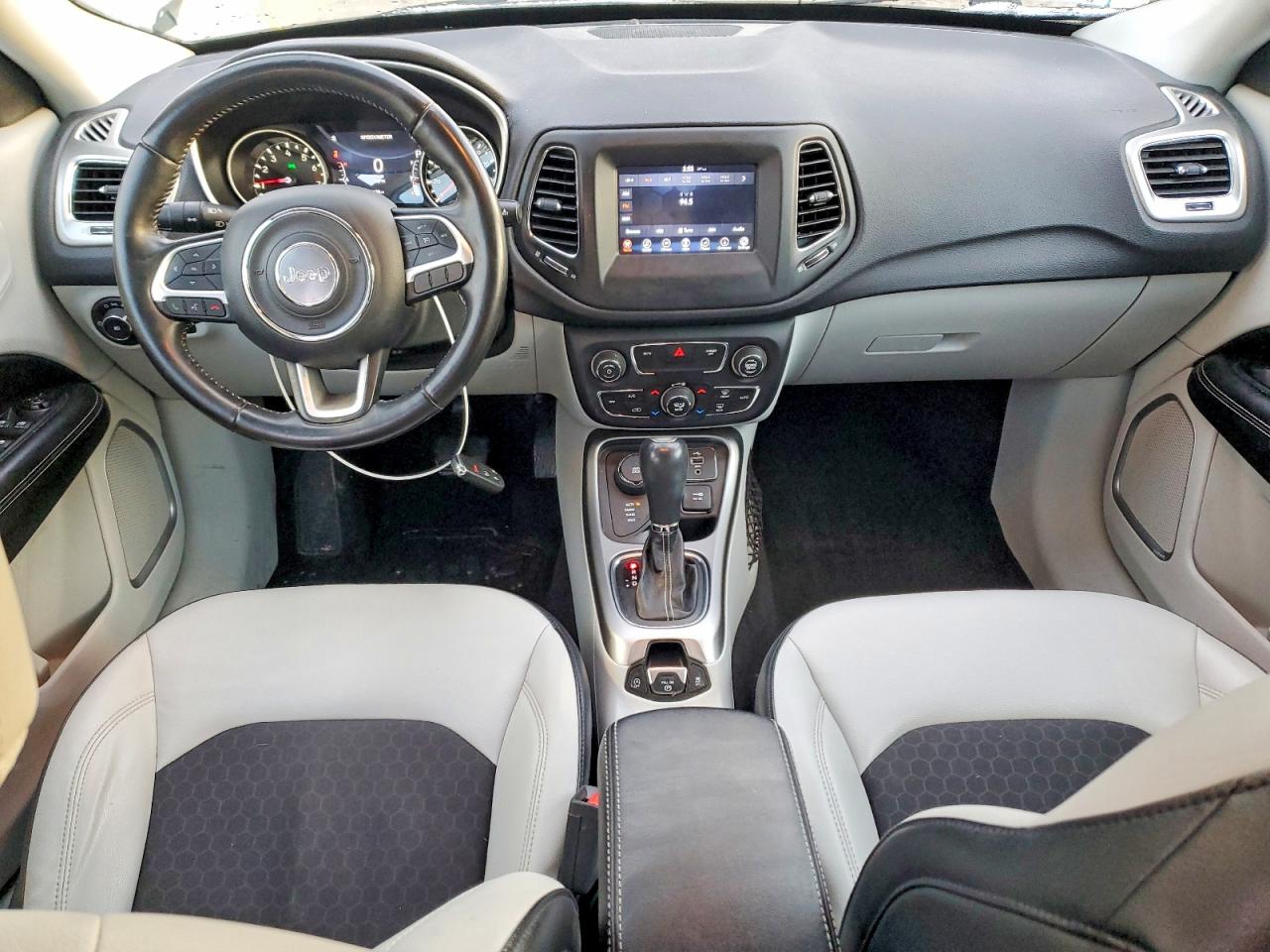 2017 JEEP COMPASS LATITUDE photo 8