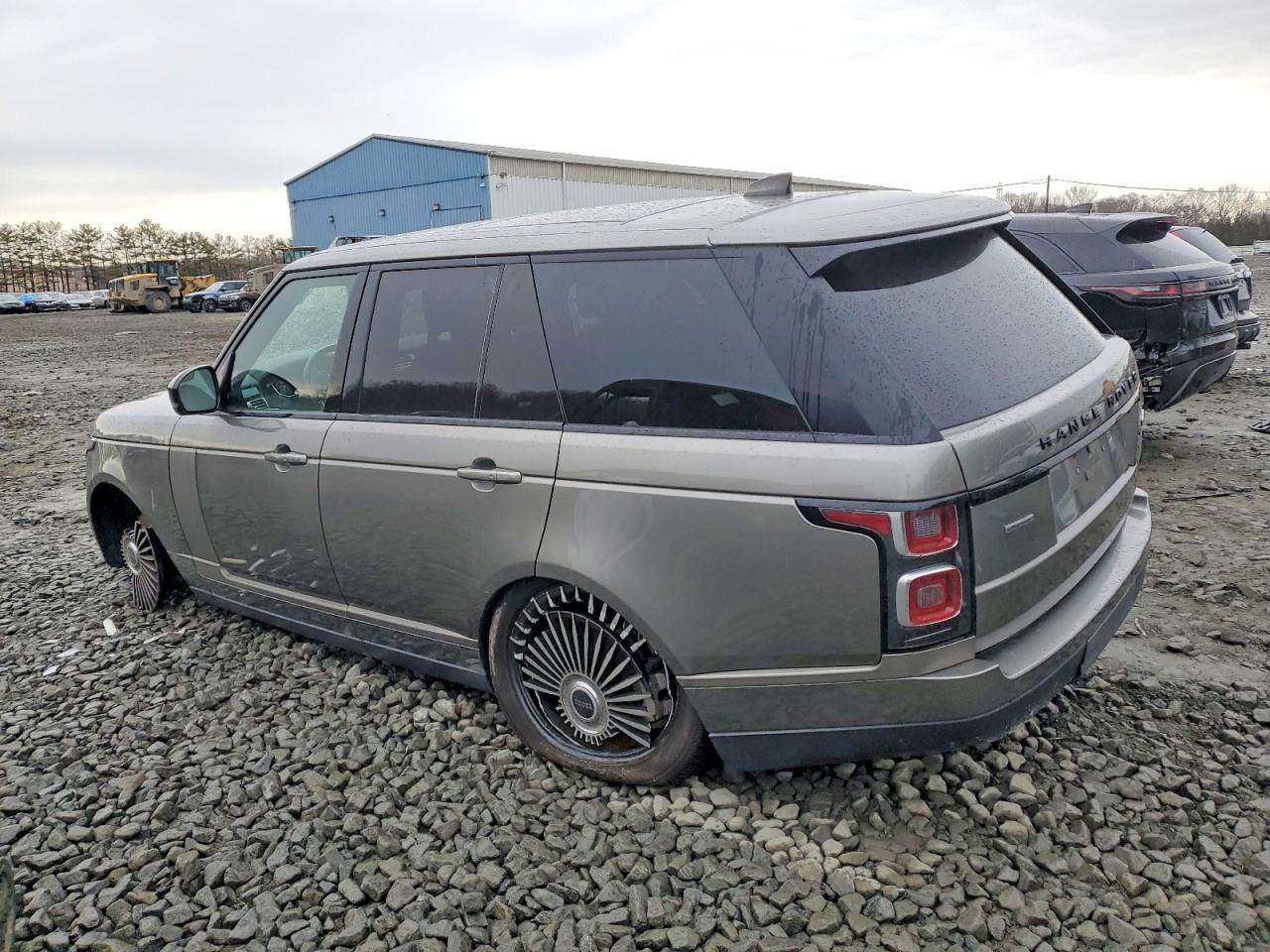 2018 LAND ROVER RANGE ROVER SUPERCHARGED photo 2