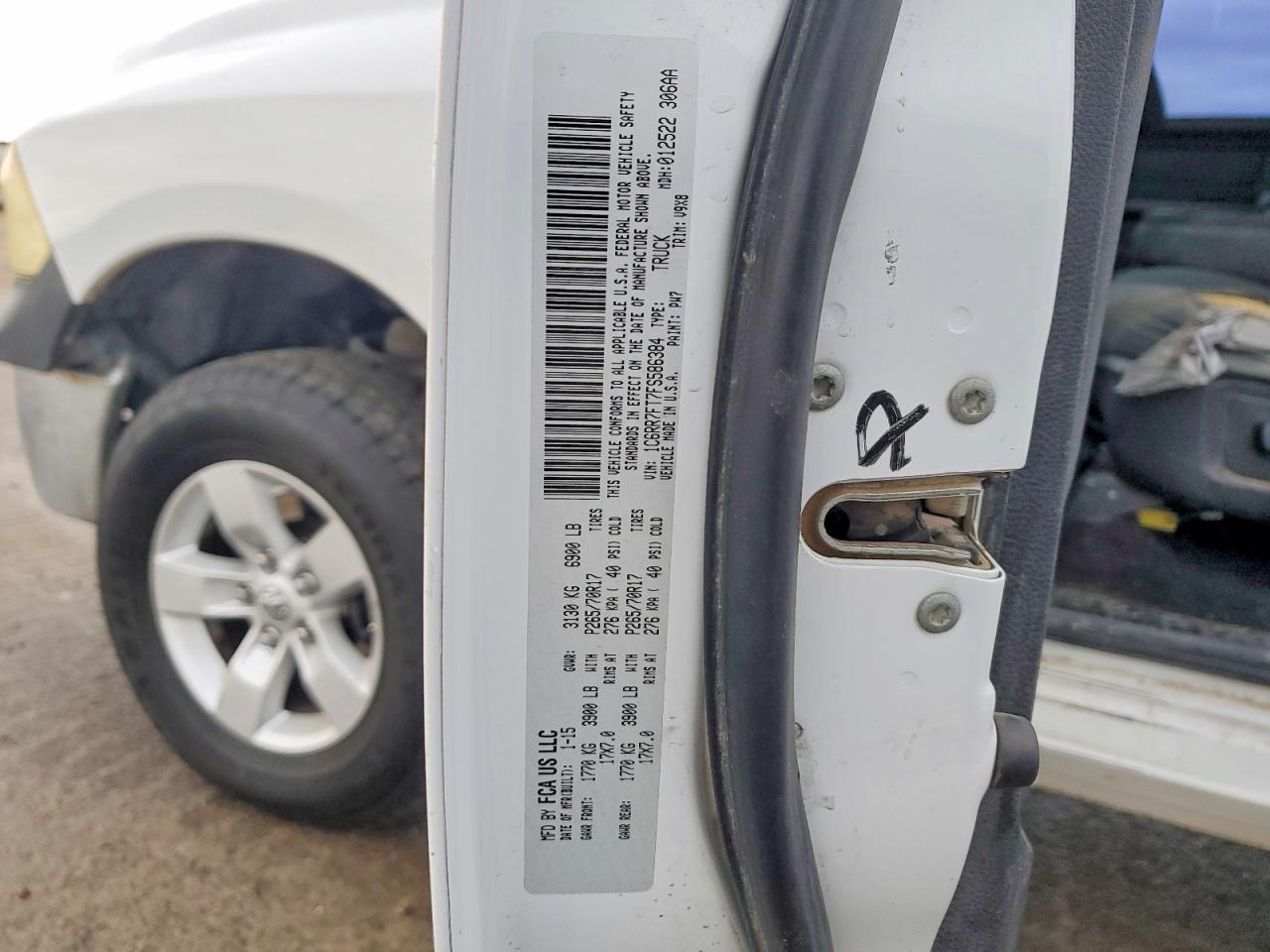 2015 RAM 1500 ST photo 12
