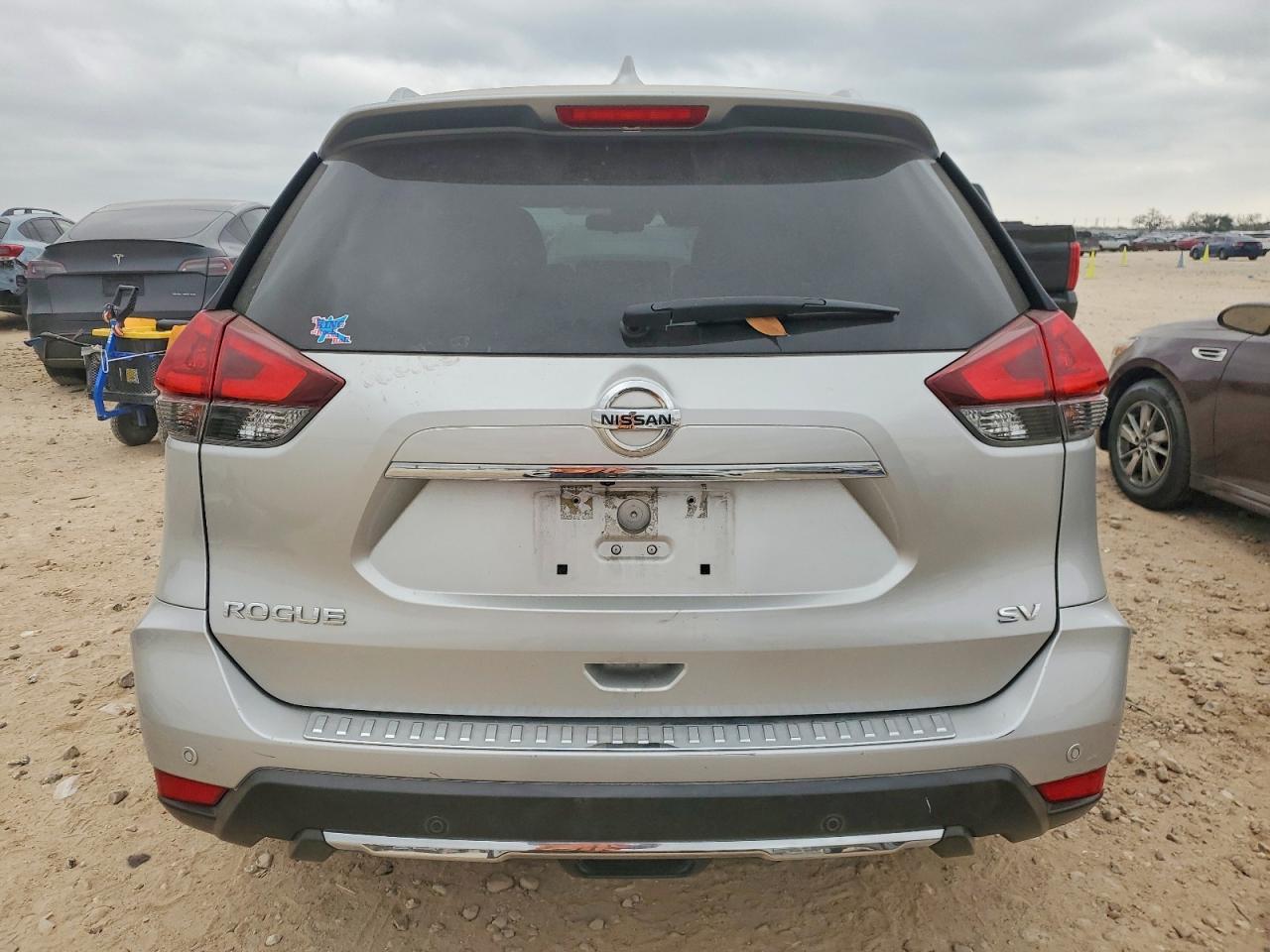 2020 NISSAN ROGUE S photo 6