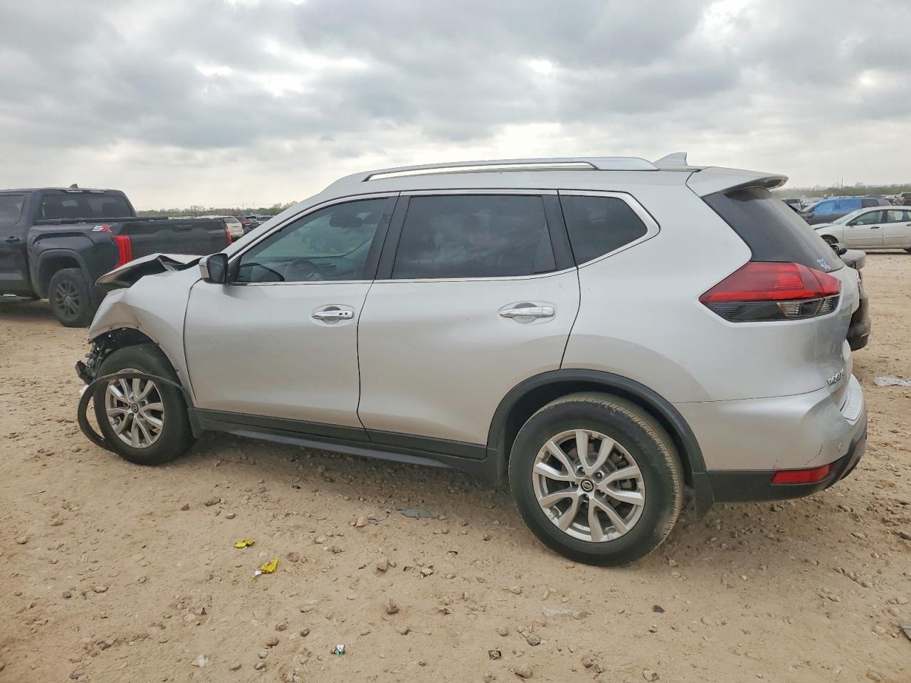 2020 NISSAN ROGUE S photo 2