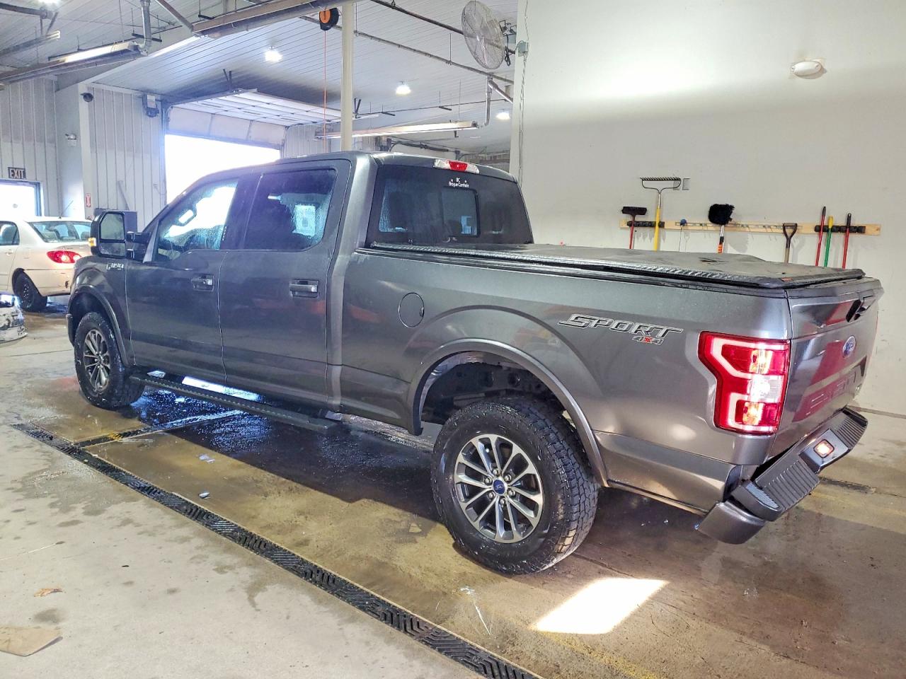 2018 FORD F150 SUPERCREW photo 2