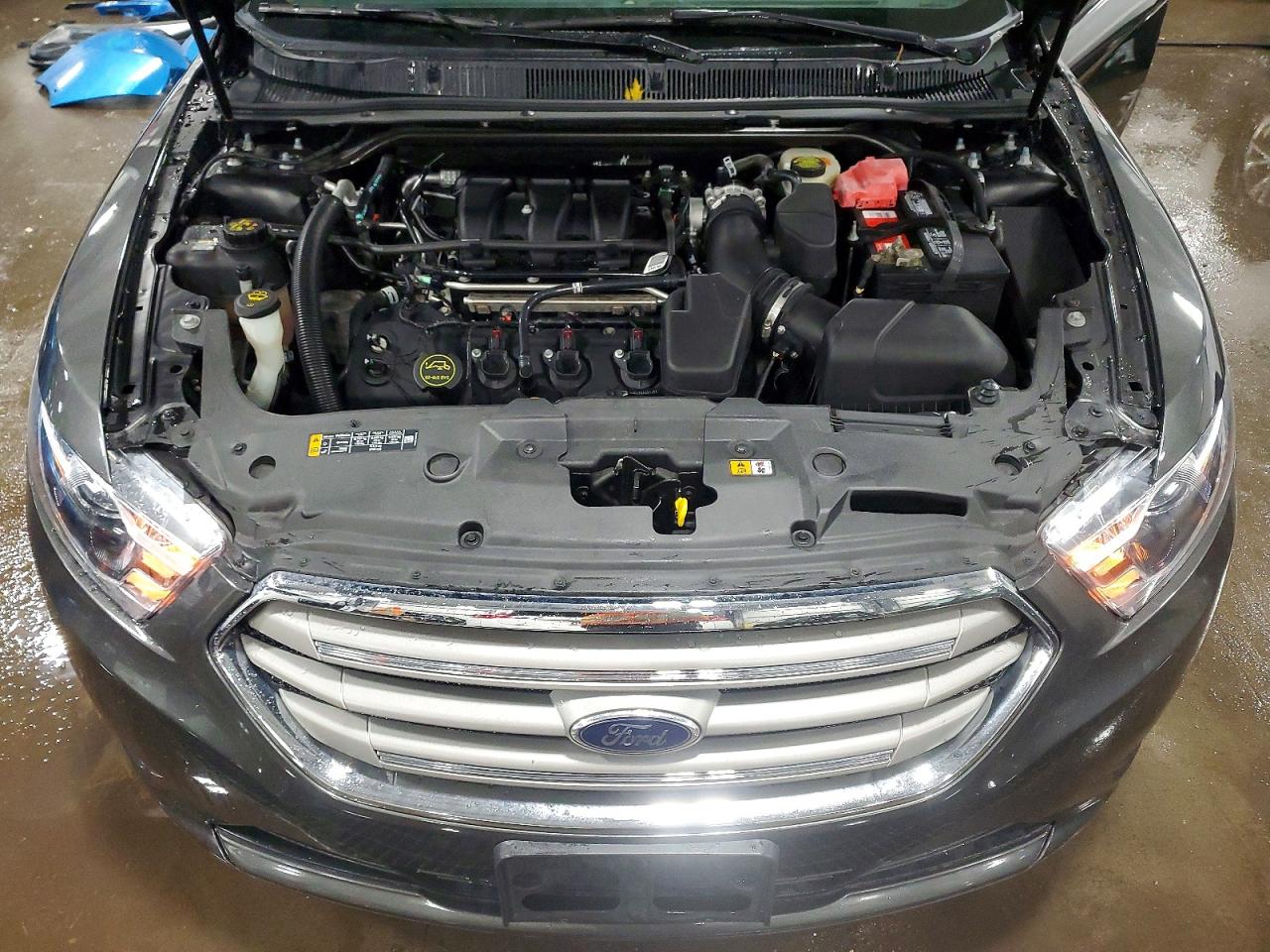 2015 FORD TAURUS SEL photo 11