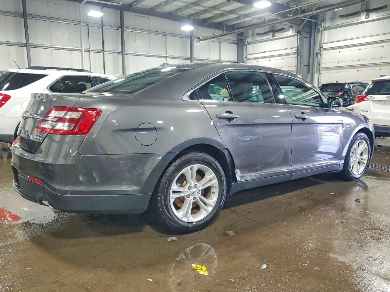 2015 FORD TAURUS SEL photo 3