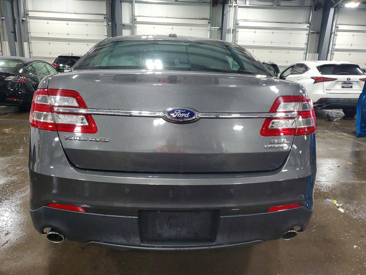 2015 FORD TAURUS SEL photo 6