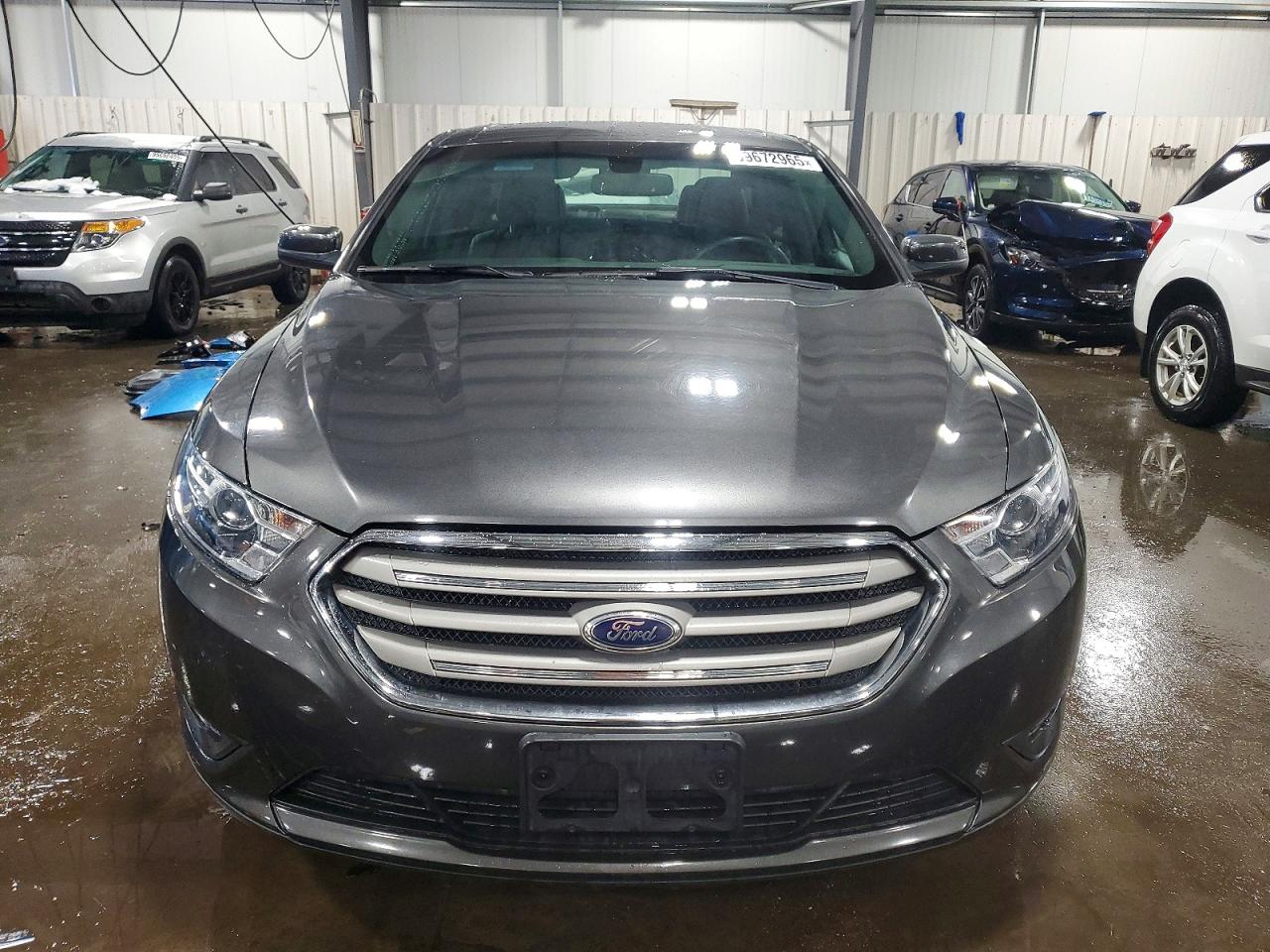 2015 FORD TAURUS SEL photo 5