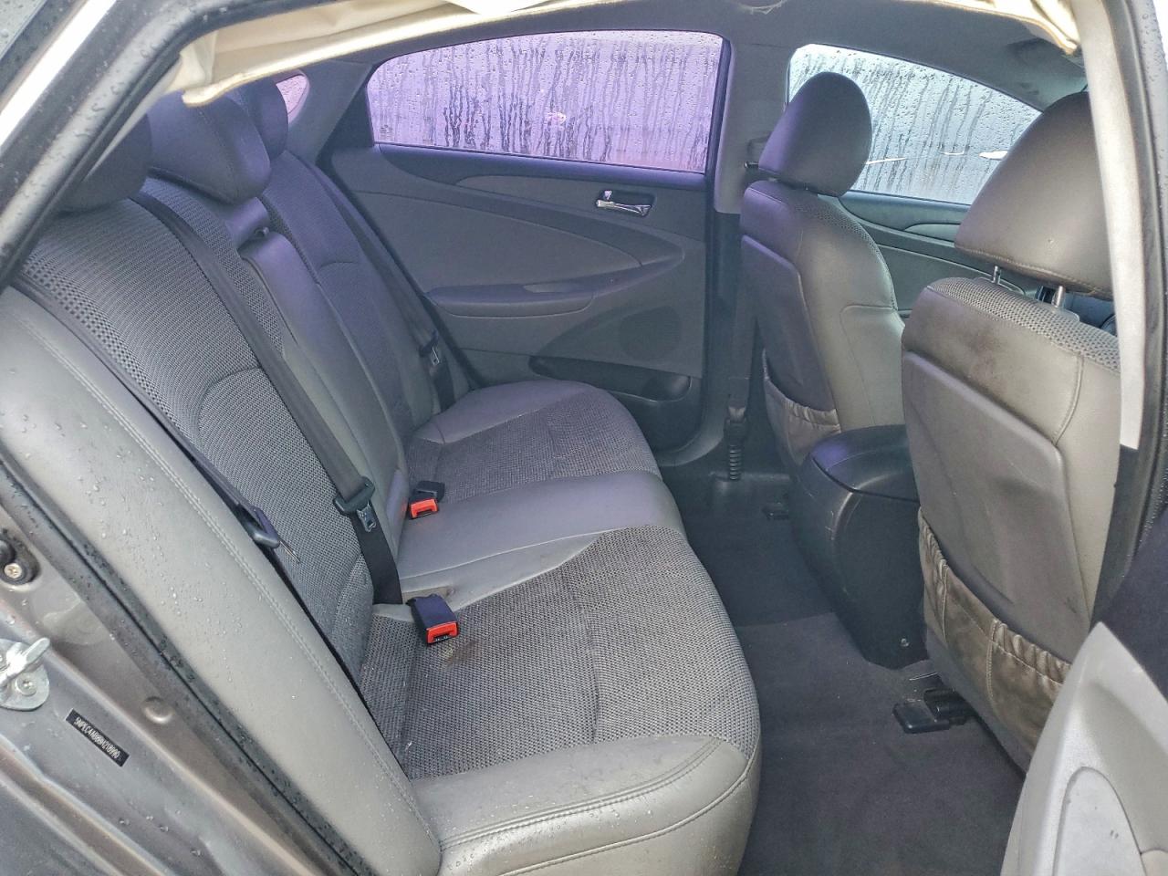 2011 HYUNDAI SONATA SE photo 10