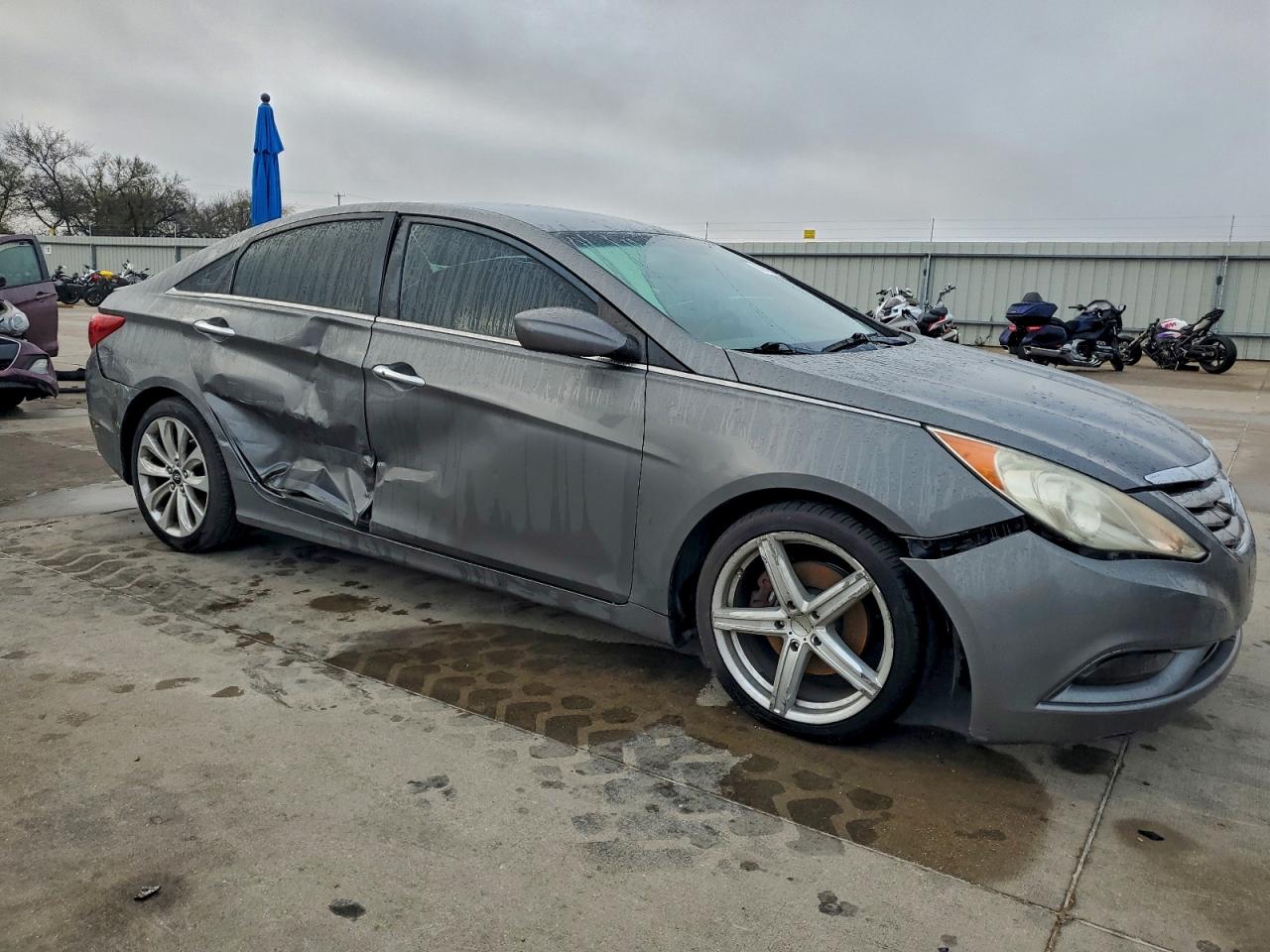 2011 HYUNDAI SONATA SE photo 4