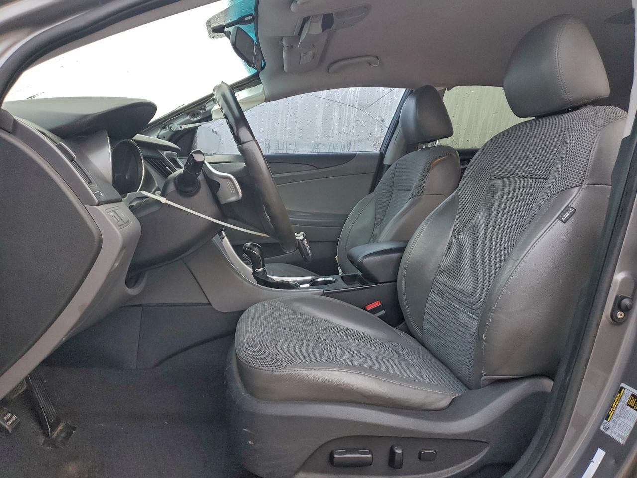 2011 HYUNDAI SONATA SE photo 7