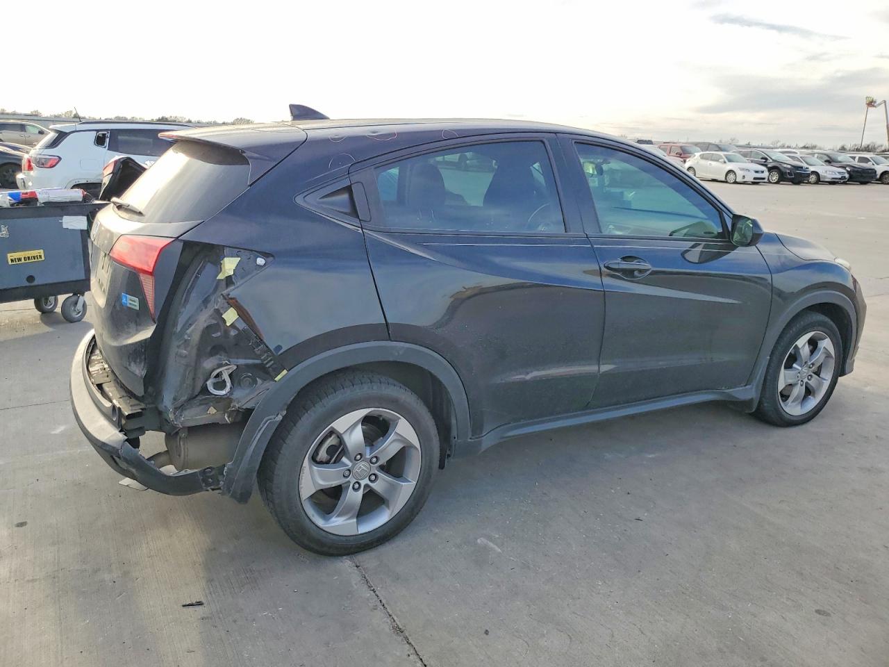 2016 HONDA HR-V LX photo 3