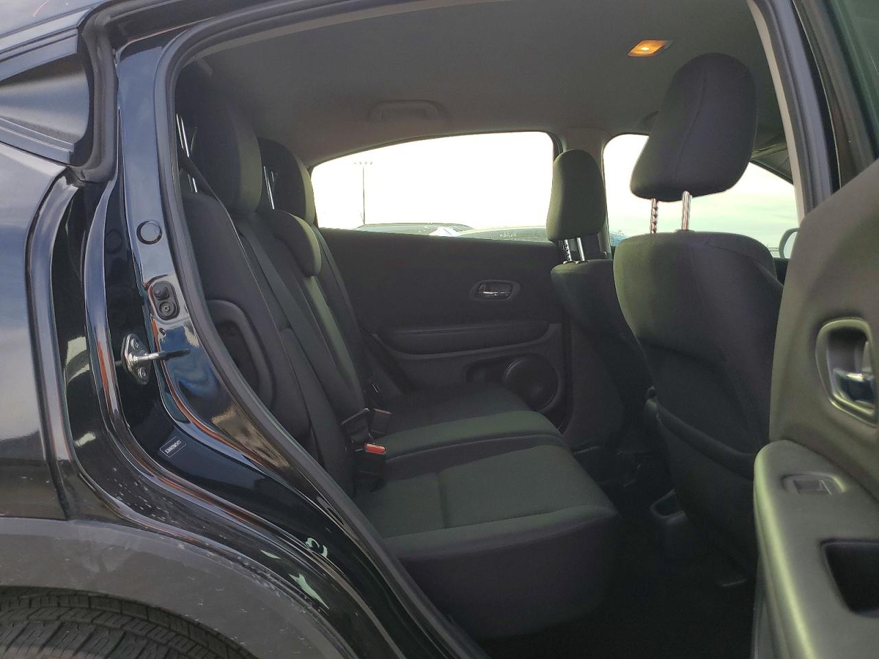 2016 HONDA HR-V LX photo 11