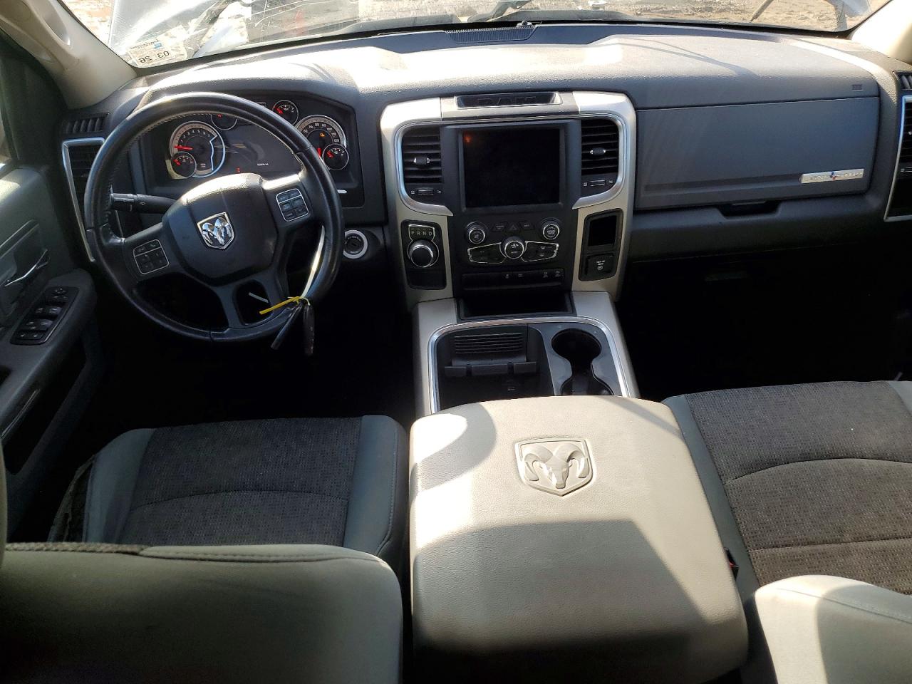 2019 RAM 1500 CLASSIC SLT photo 8