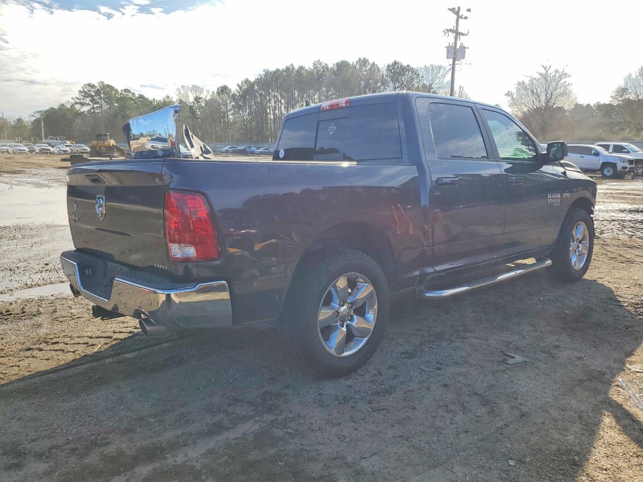 2019 RAM 1500 CLASSIC SLT photo 3