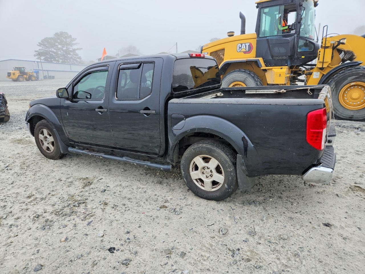 2005 NISSAN FRONTIER CREW CAB LE photo 2