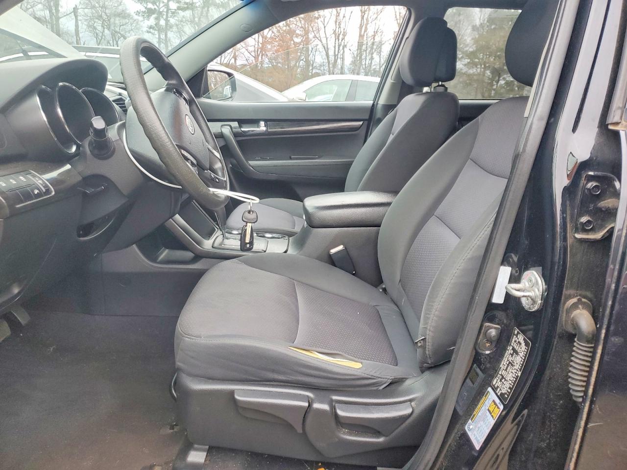2012 KIA SORENTO BASE photo 7
