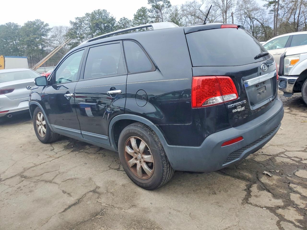 2012 KIA SORENTO BASE photo 2