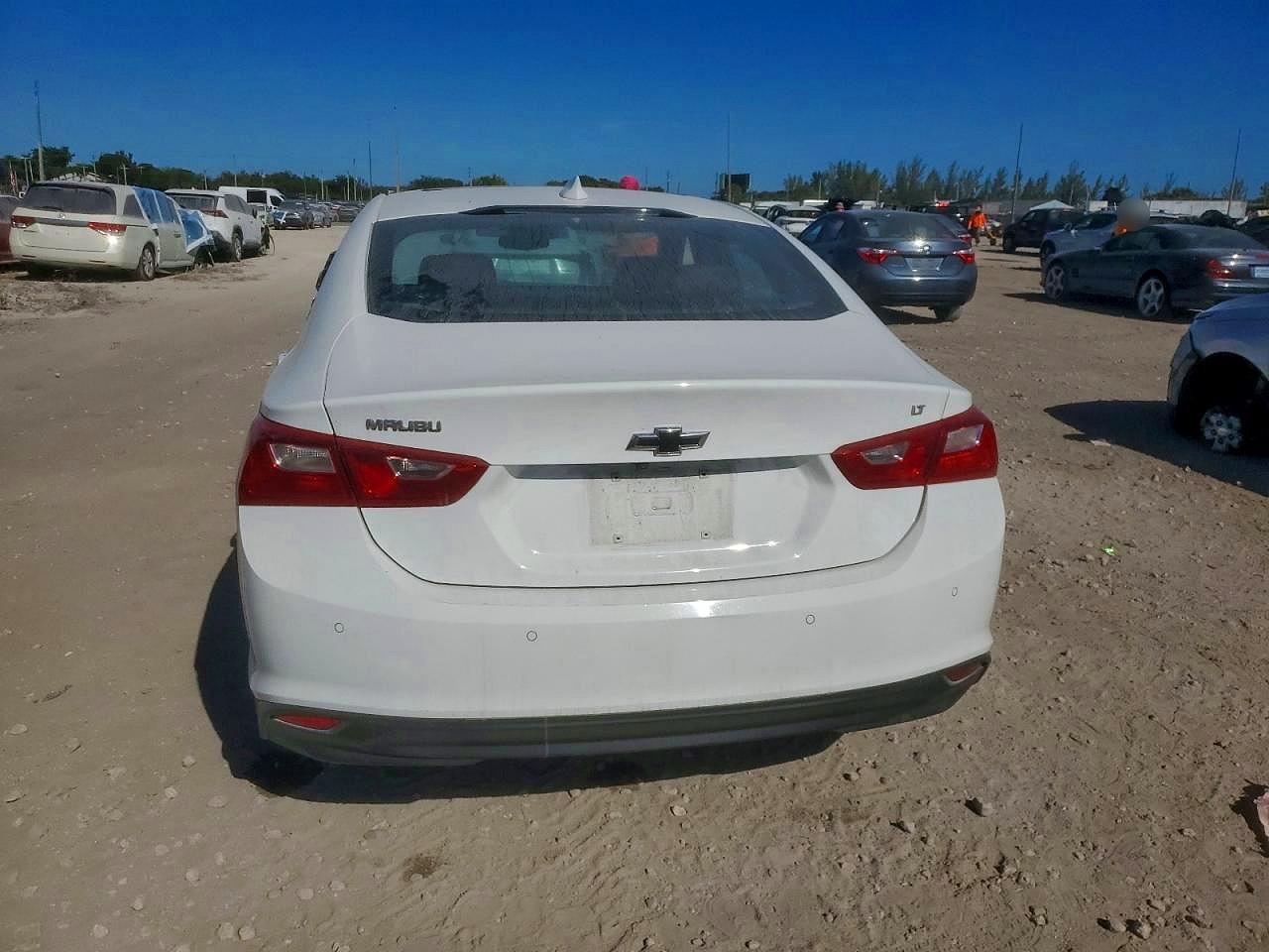2017 CHEVROLET MALIBU LT photo 6