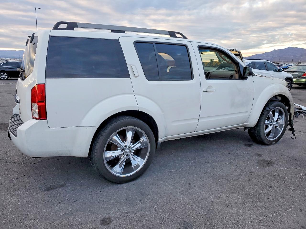 2008 NISSAN PATHFINDER S photo 5