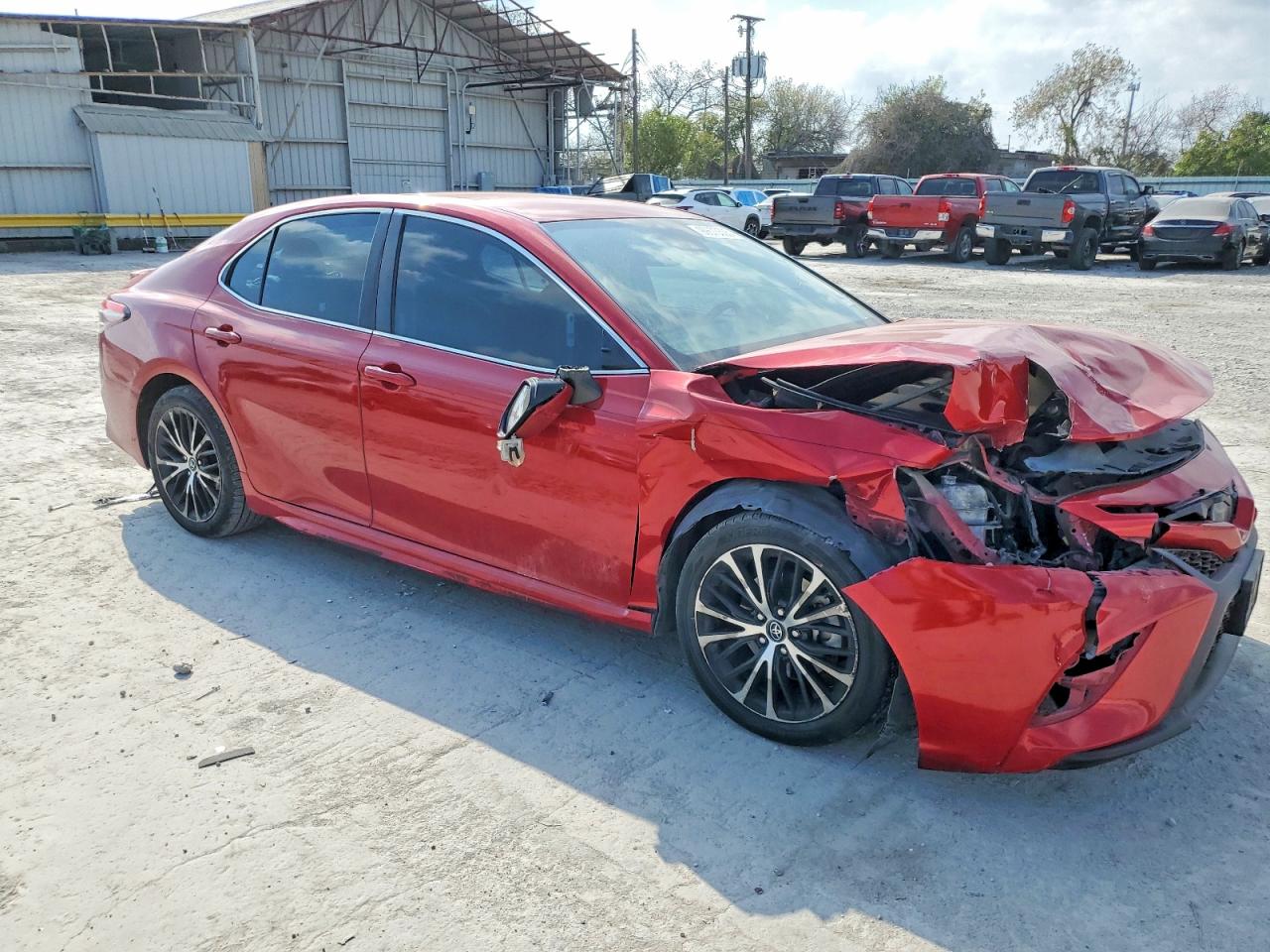 2019 TOYOTA CAMRY L photo 4