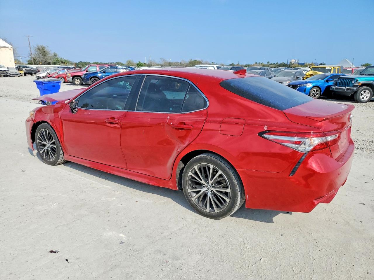 2019 TOYOTA CAMRY L photo 2