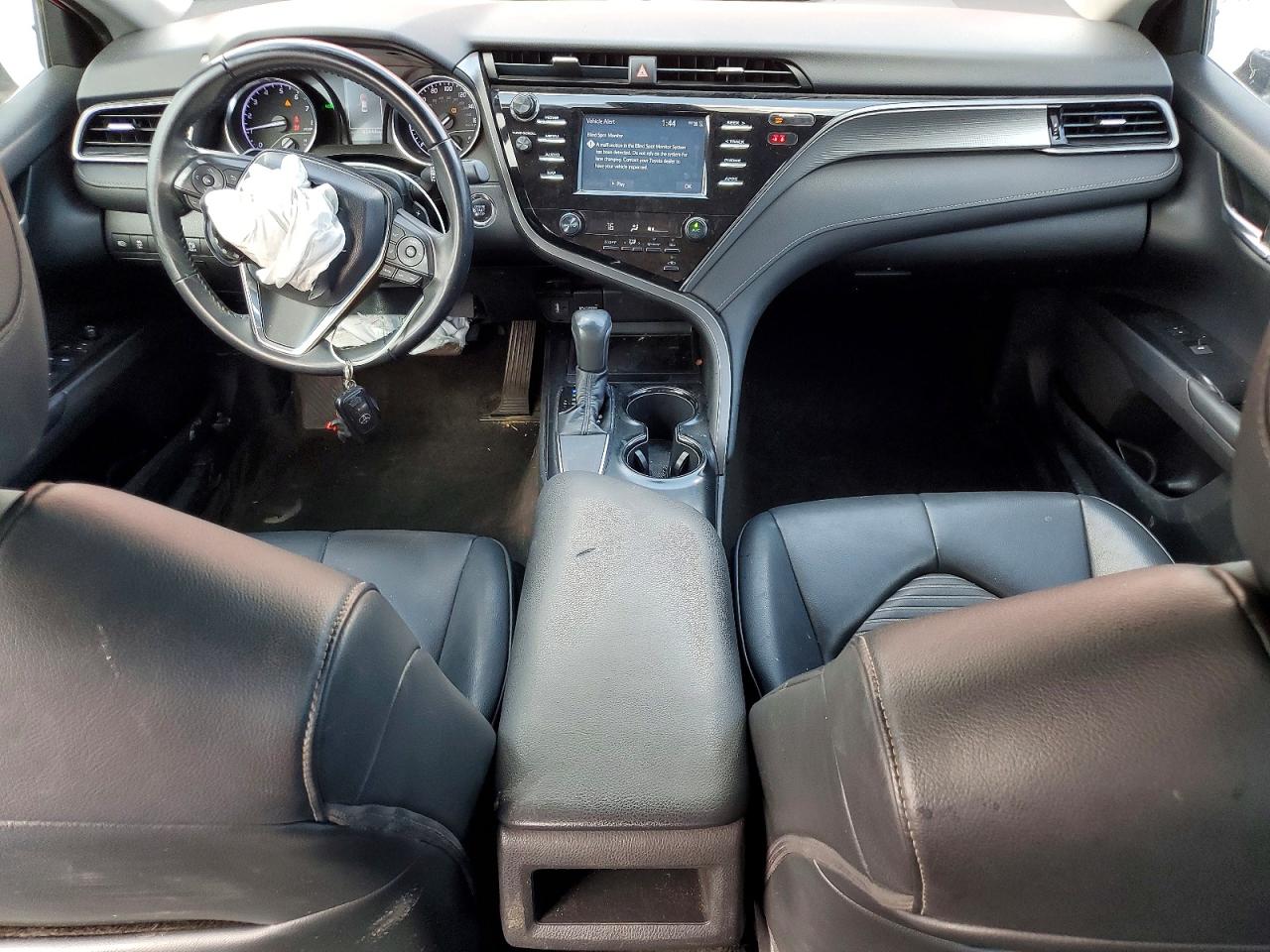 2019 TOYOTA CAMRY L photo 8