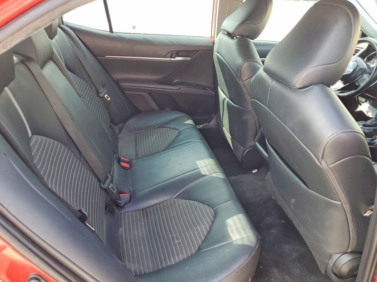 2019 TOYOTA CAMRY L photo 10