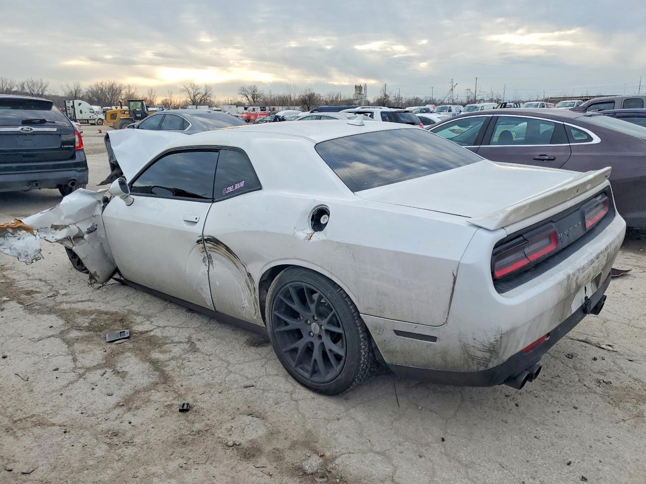 2016 DODGE CHALLENGER SRT 392 photo 2