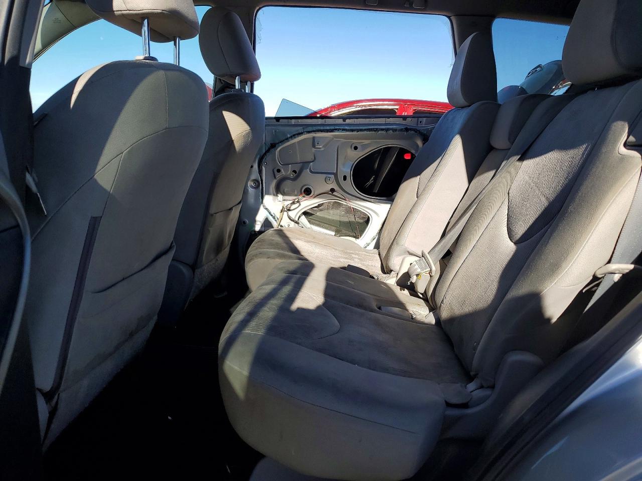 2011 TOYOTA RAV4 photo 11