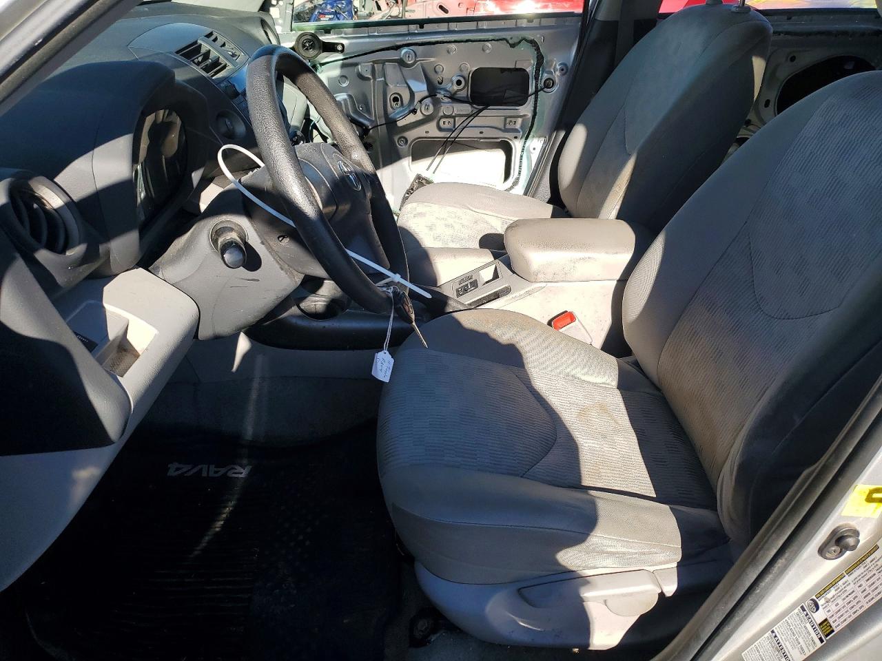 2011 TOYOTA RAV4 photo 7