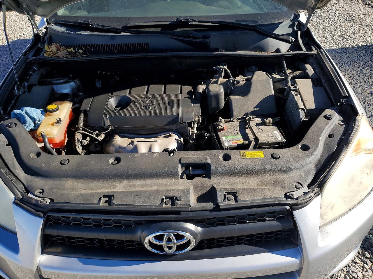 2011 TOYOTA RAV4 photo 12