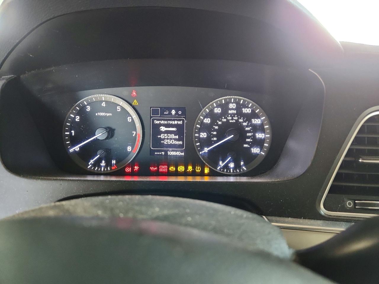 2015 HYUNDAI SONATA SE photo 9