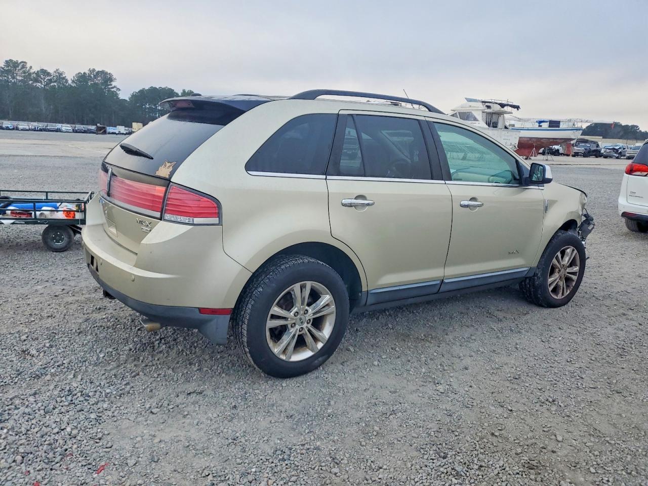 2010 LINCOLN MKX photo 3