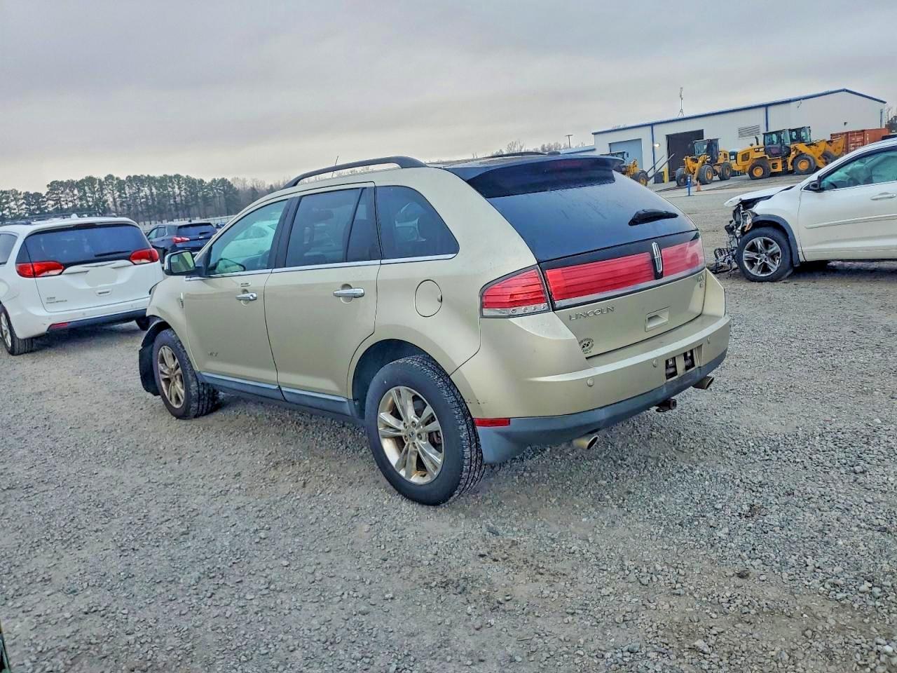 2010 LINCOLN MKX photo 2
