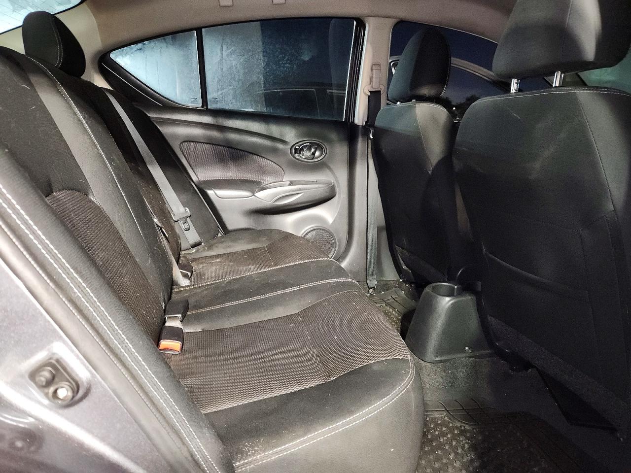 2018 NISSAN VERSA S photo 10