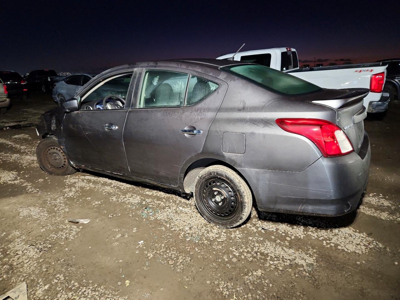 2018 NISSAN VERSA S photo 2