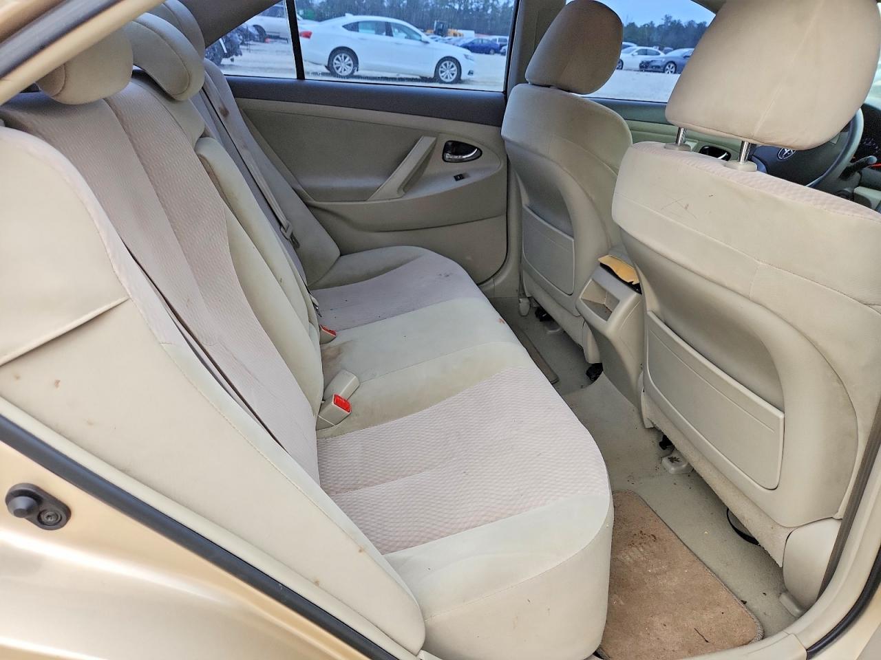 2011 TOYOTA CAMRY BASE photo 10