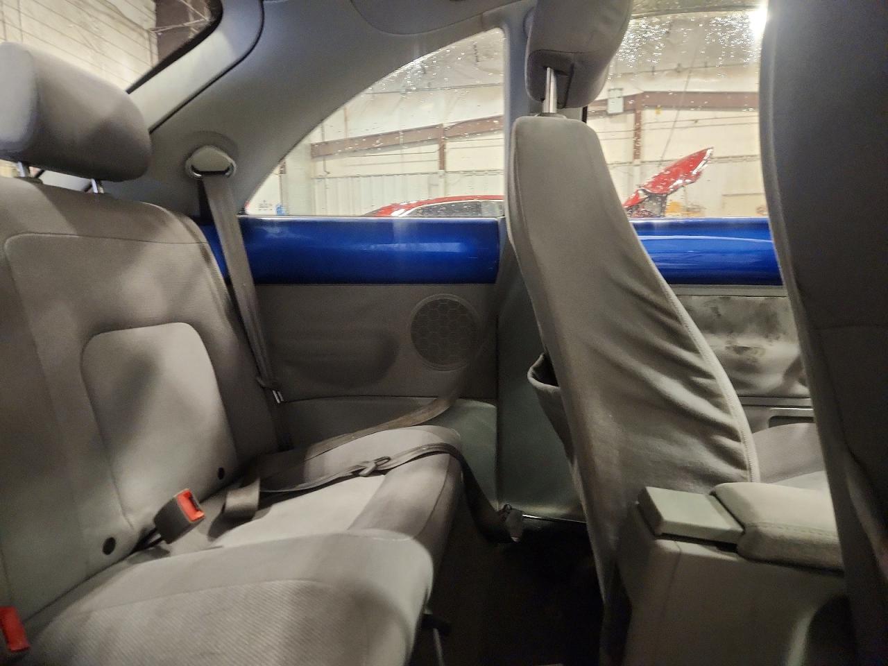 2004 VOLKSWAGEN NEW BEETLE GLS photo 10