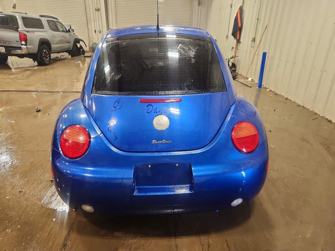 2004 VOLKSWAGEN NEW BEETLE GLS photo 6