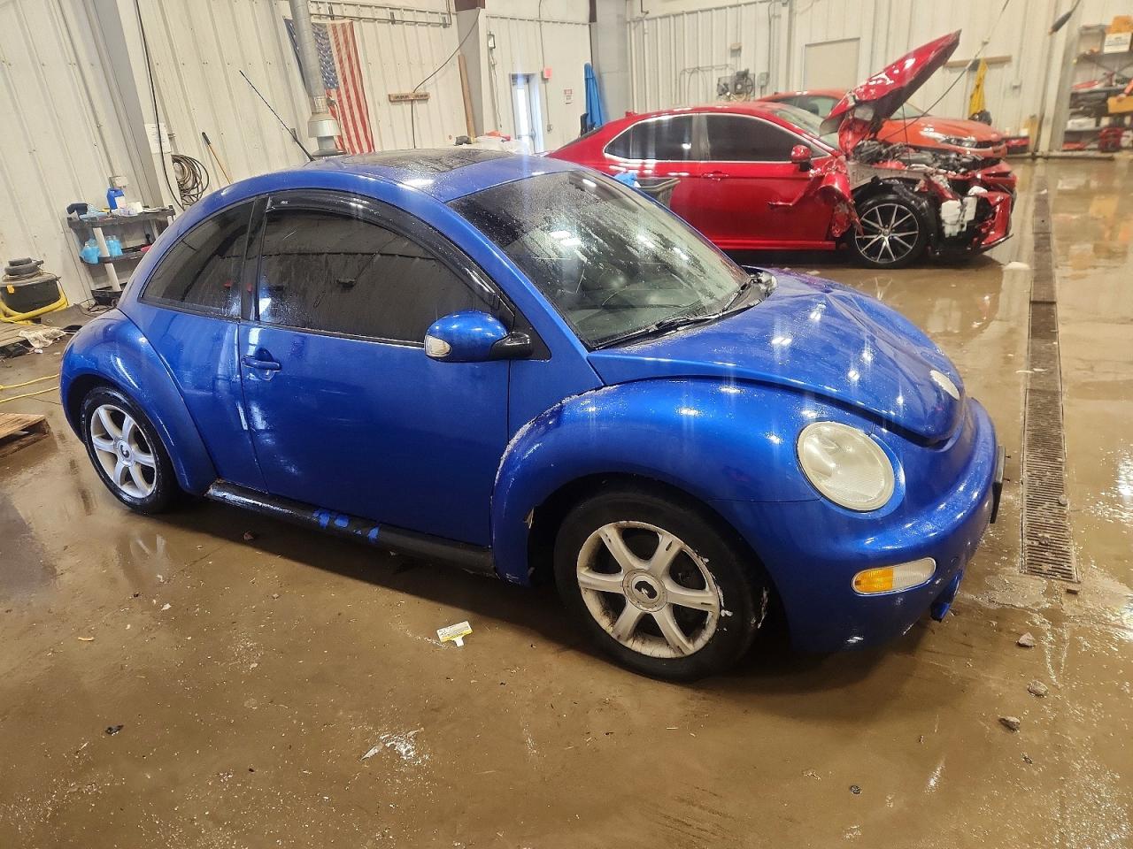 2004 VOLKSWAGEN NEW BEETLE GLS photo 4