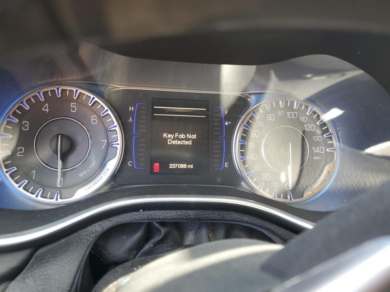 2015 CHRYSLER 200 LIMITED photo 9