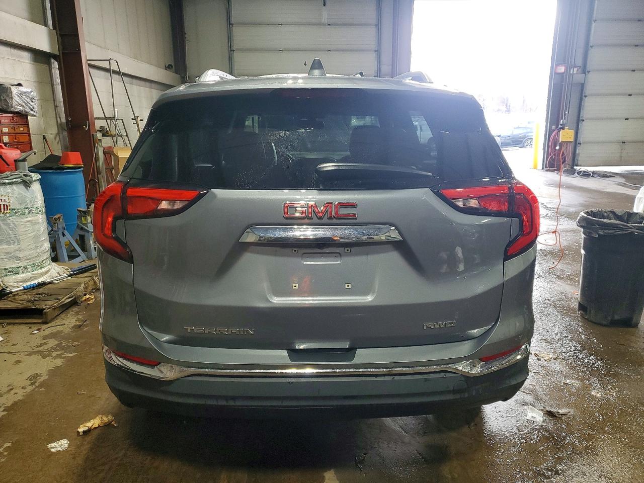 2018 GMC TERRAIN SLT photo 6
