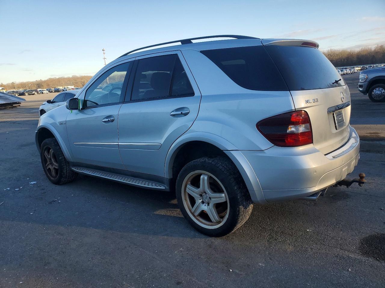 2008 MERCEDES-BENZ ML 63 AMG photo 2