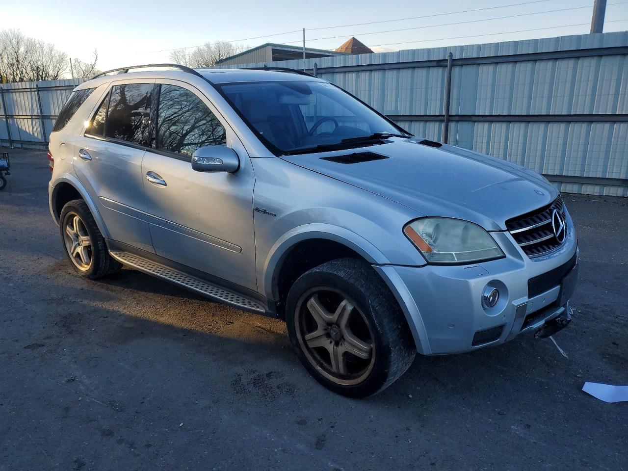 2008 MERCEDES-BENZ ML 63 AMG photo 4