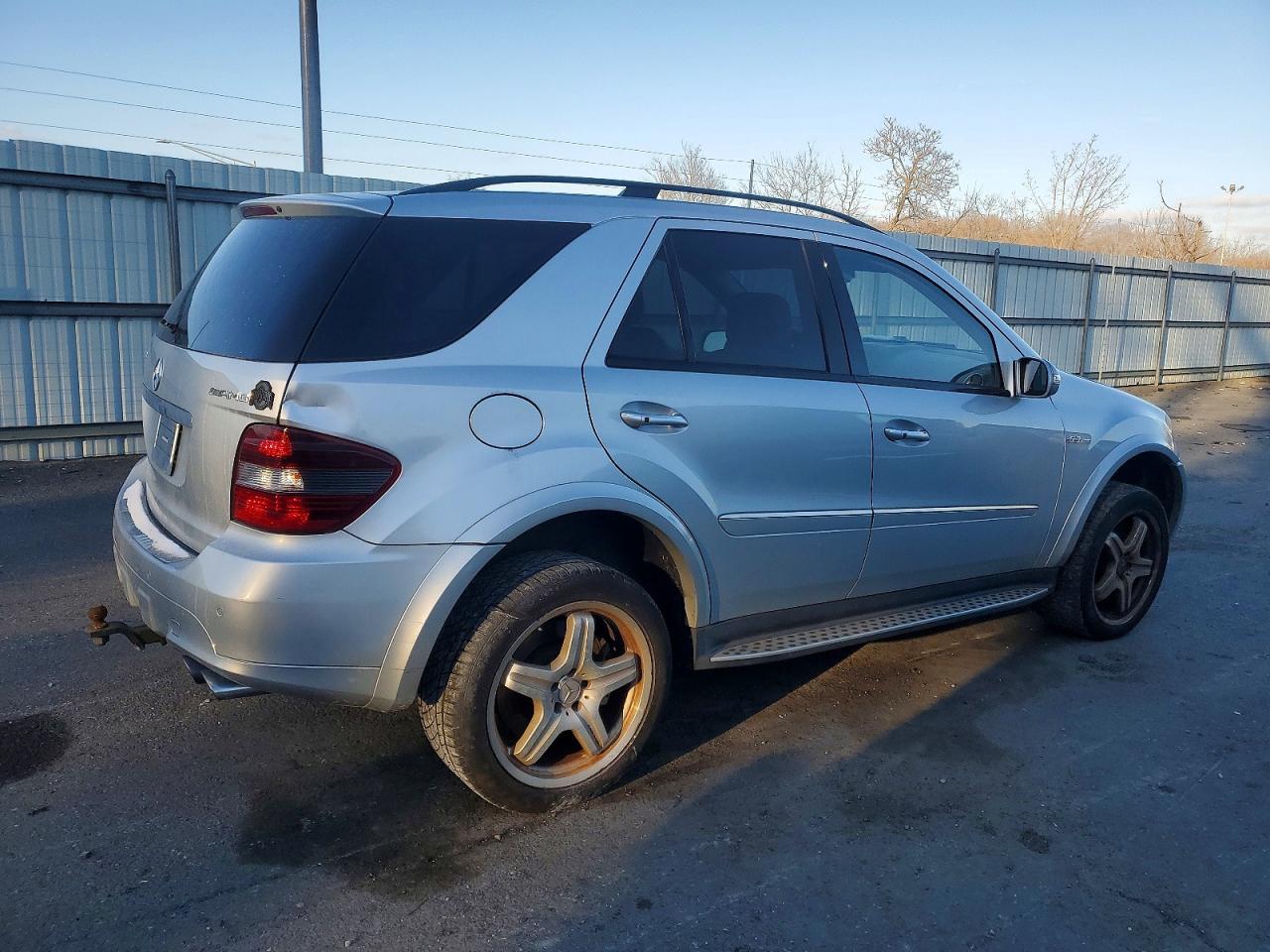 2008 MERCEDES-BENZ ML 63 AMG photo 3