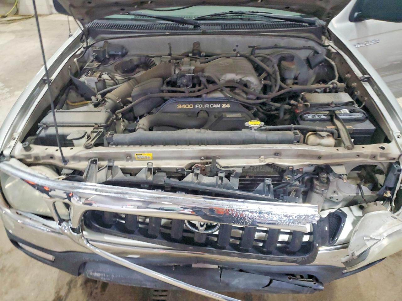 2004 TOYOTA TACOMA XTRACAB photo 11