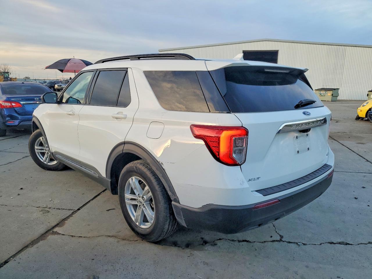 2020 FORD EXPLORER XLT photo 2