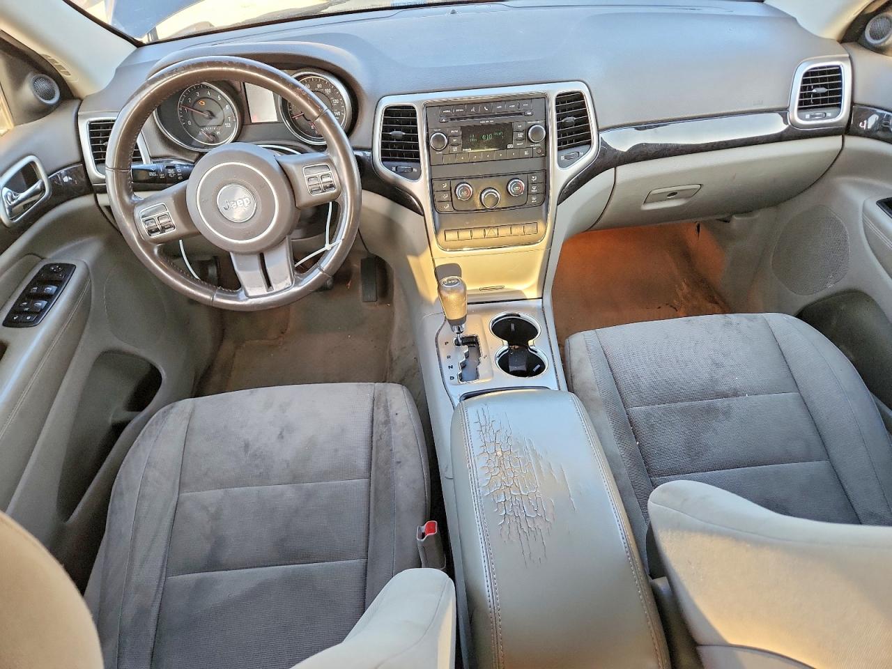 2011 JEEP GRAND CHEROKEE LAREDO photo 8