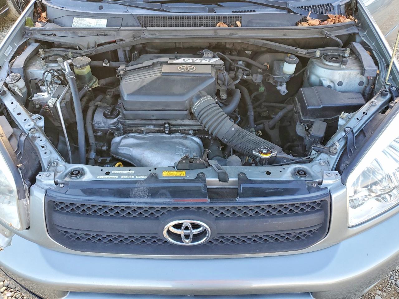 2004 TOYOTA RAV4 photo 12