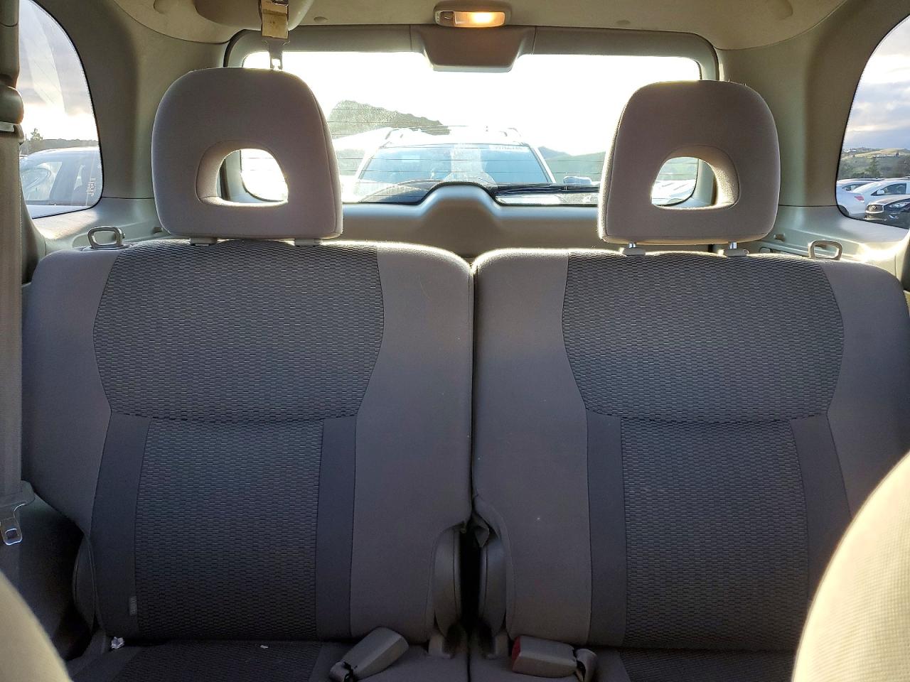 2004 TOYOTA RAV4 photo 10