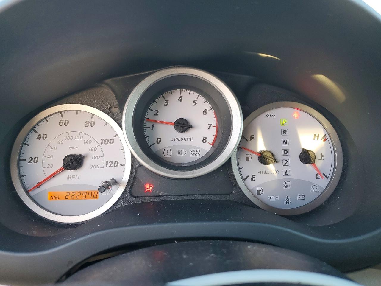 2004 TOYOTA RAV4 photo 9